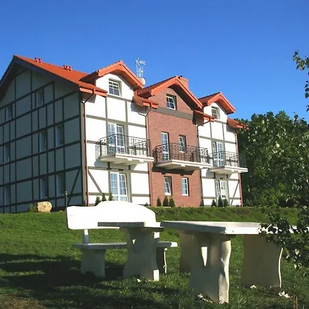 Pod żaglami *